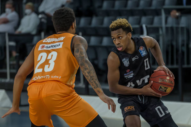 具有浓厚篮 具有浓厚篮